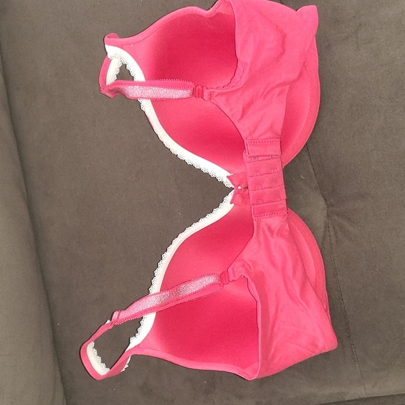 Victoria's Secret 34DD bra - Picture 2 of 3